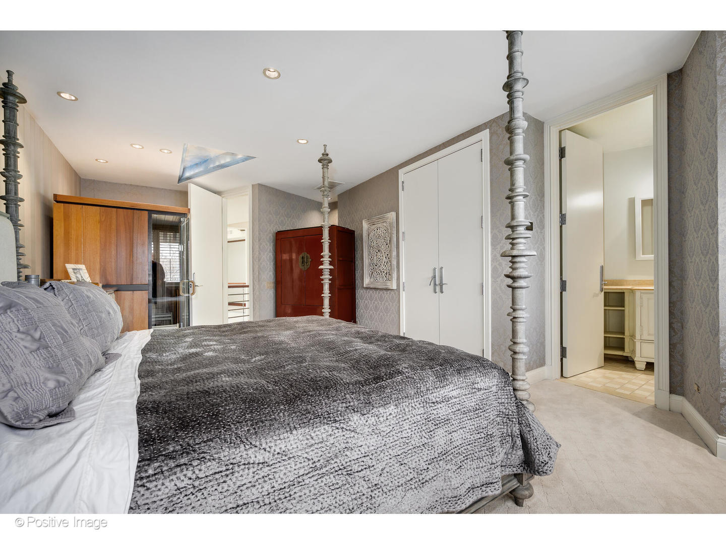 1811 N Howe Street Property Photo 32