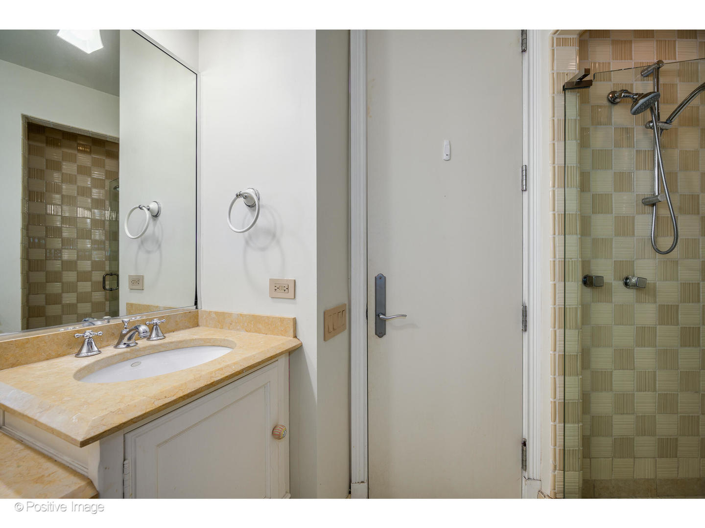 1811 N Howe Street Property Photo 36