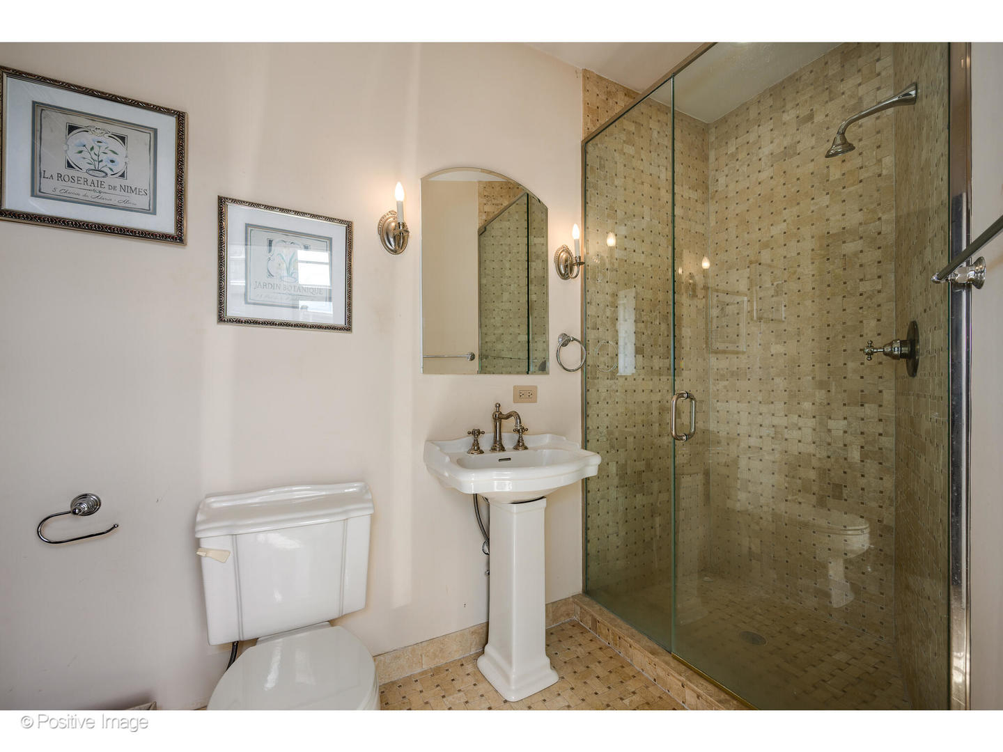 1811 N Howe Street Property Photo 40
