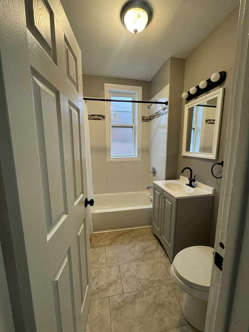 6601 S Langley Avenue 1 Property Photo 5