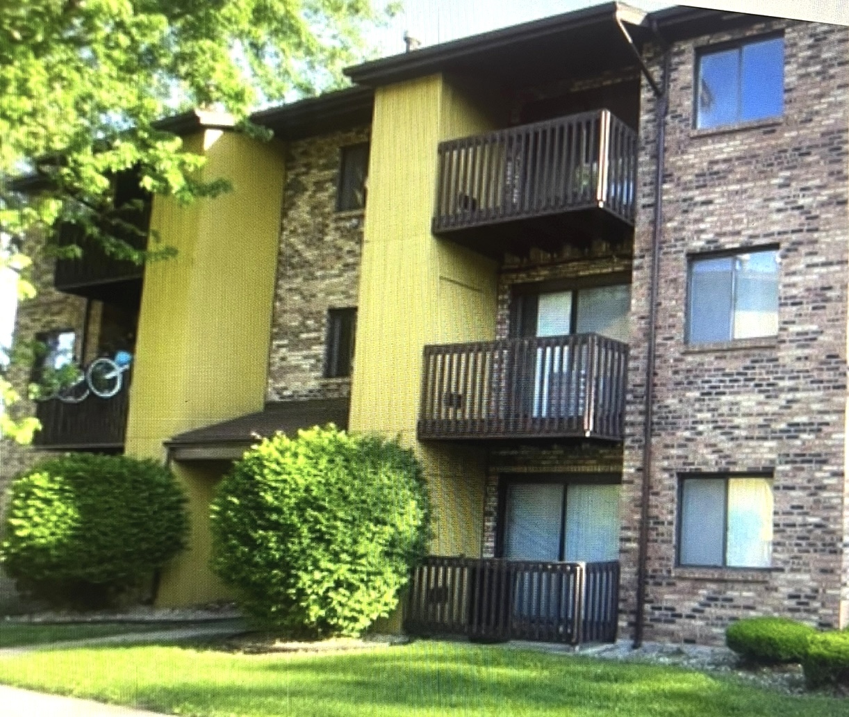 1249 Cunningham Drive 3E Property Photo 1