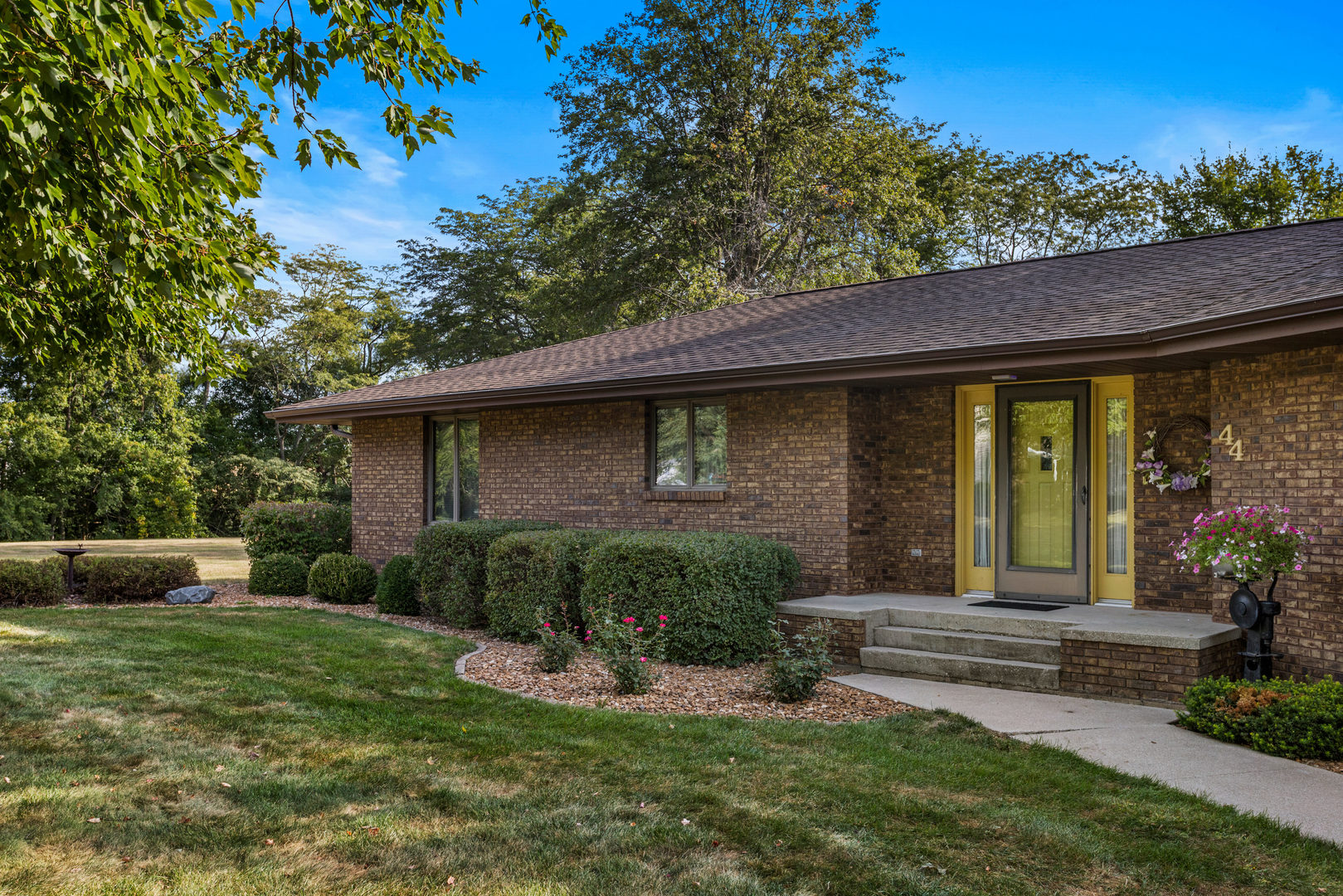 44 Glenbrook Court Property Photo 5