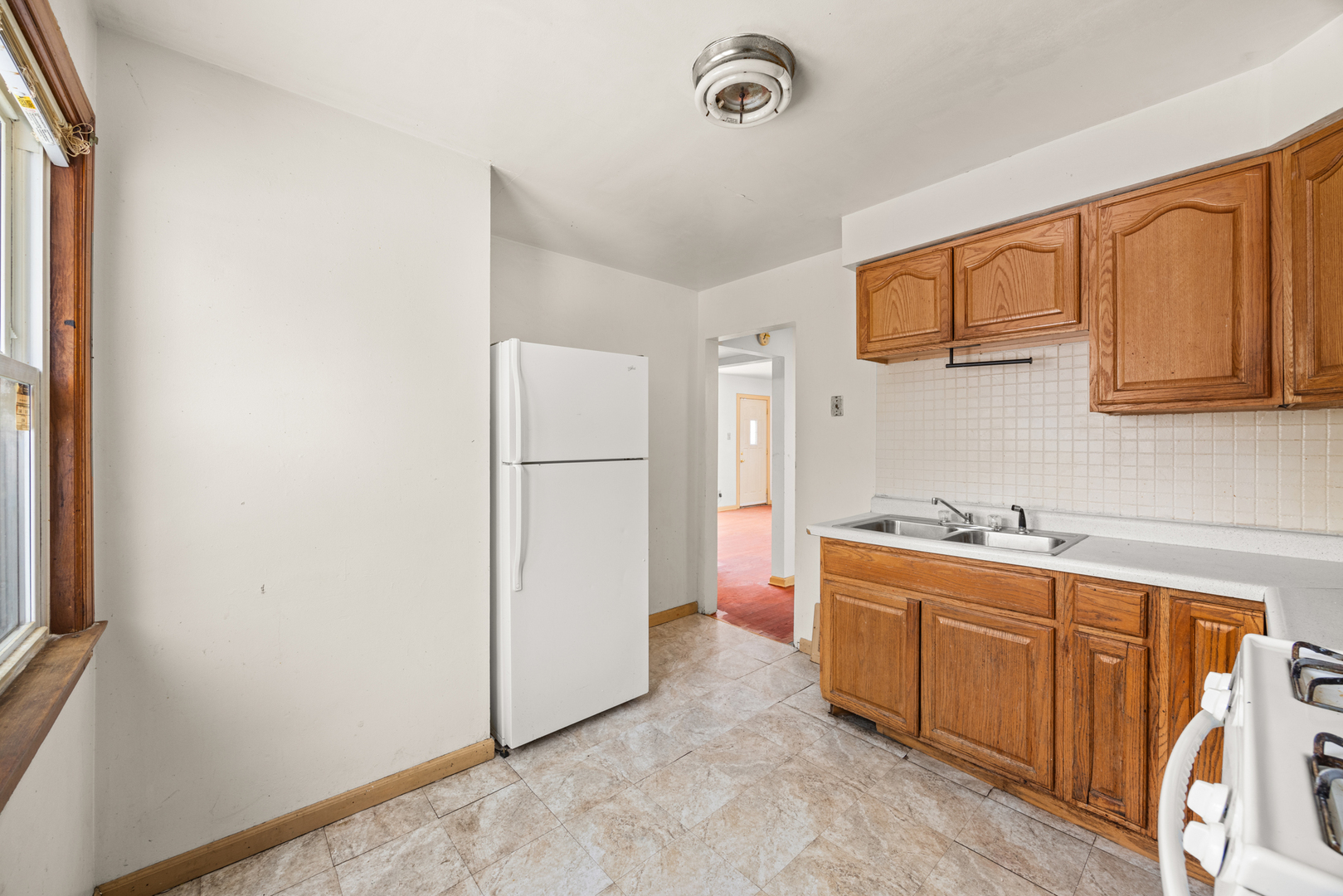 1527 Wentworth Avenue Property Photo 6