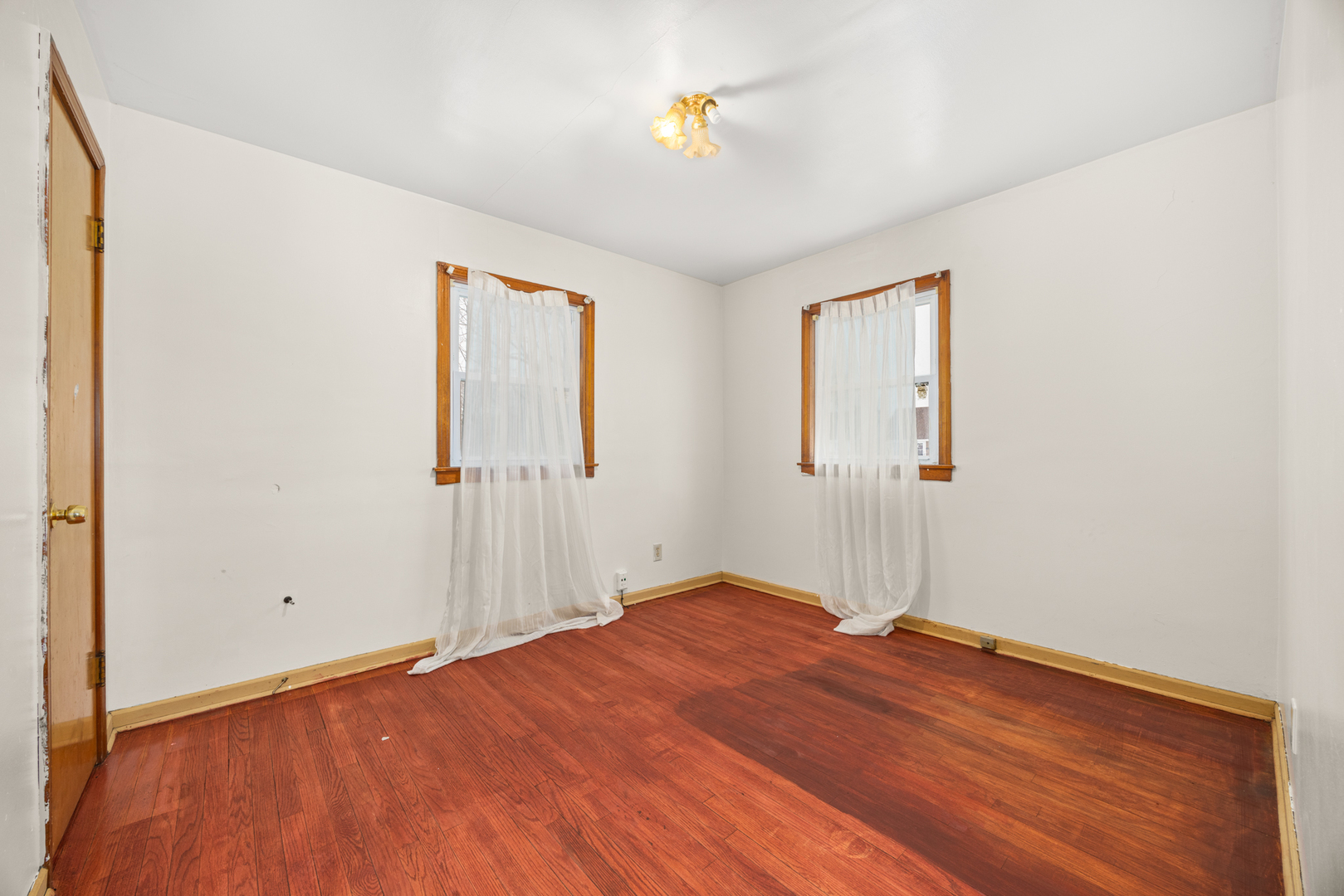 1527 Wentworth Avenue Property Photo 7