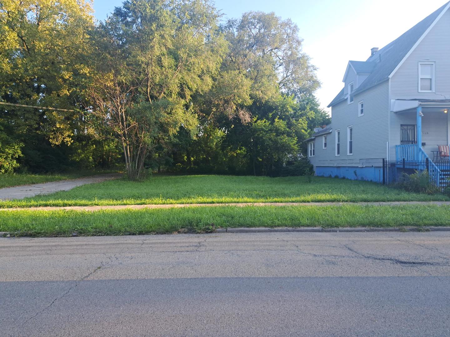 542 W 60th Street Property Photo 1