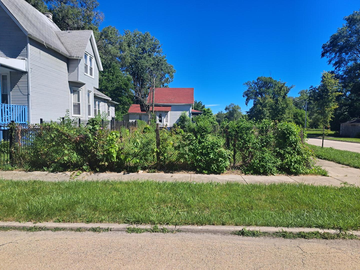 534 W 60th Street Property Photo 1