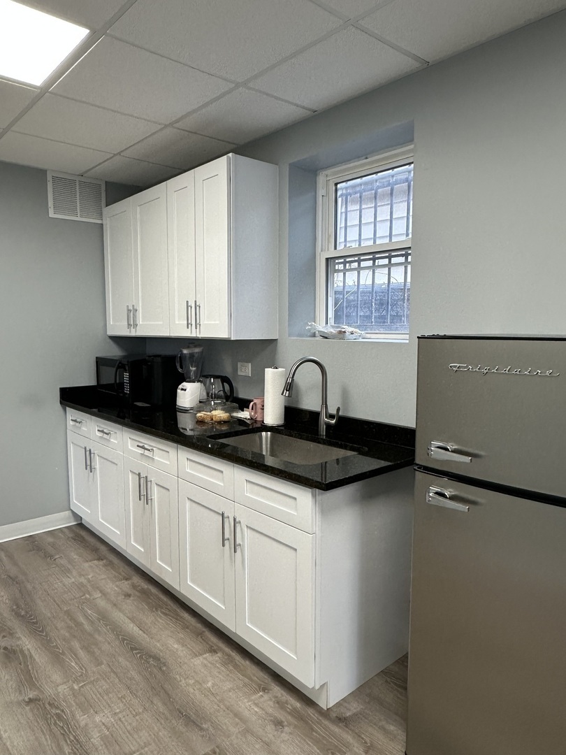 2445 W 71st Street Property Photo 17