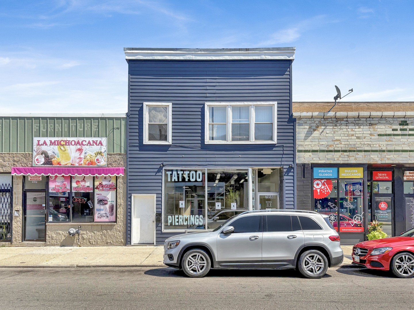 7055 N Clark Street Property Photo 1