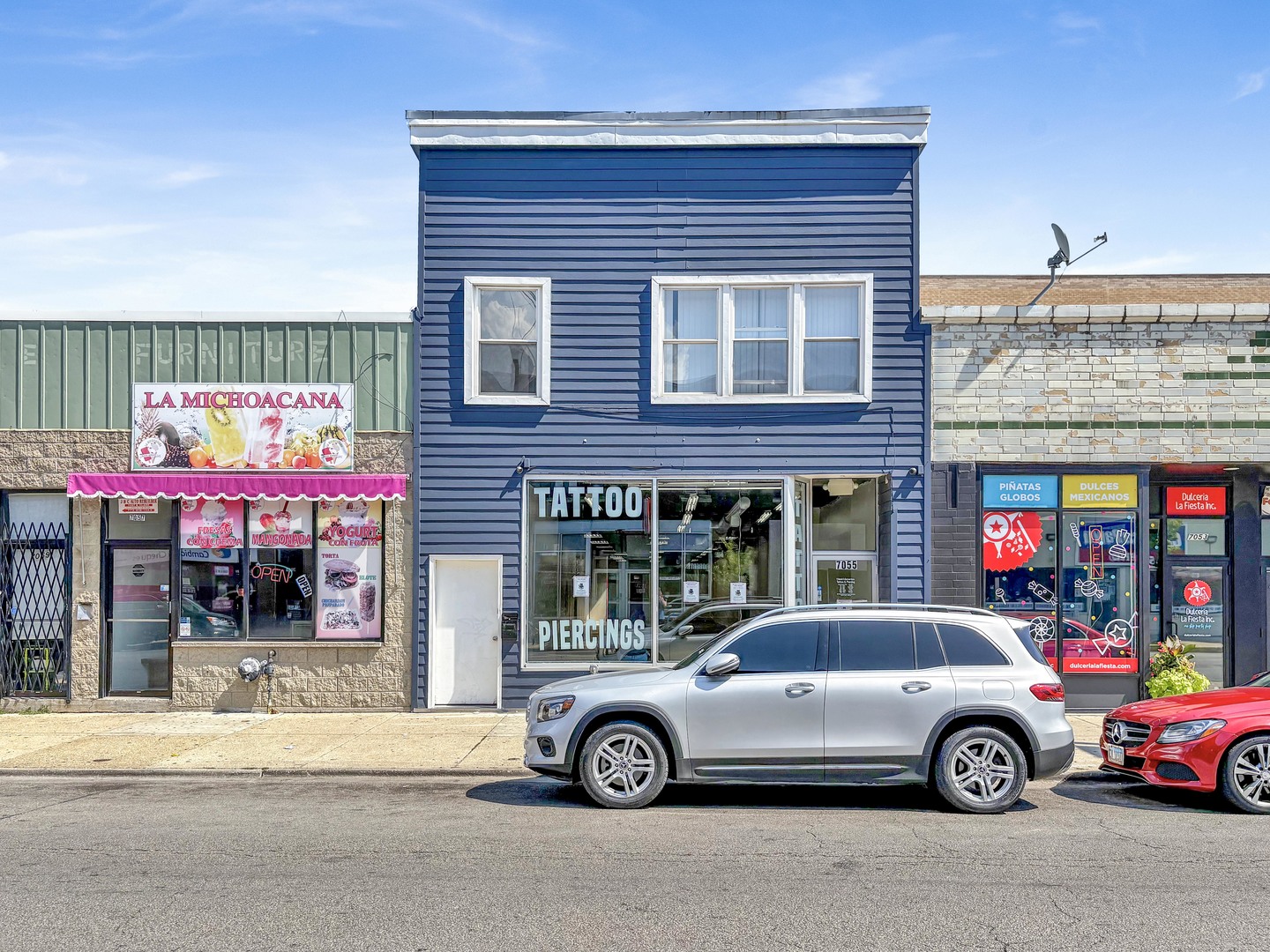 7055 N Clark Street Property Photo 2