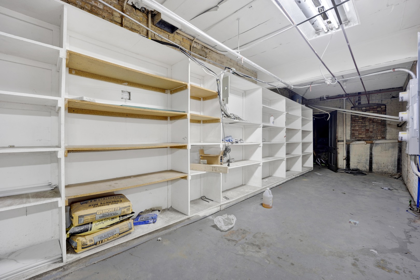 7055 N Clark Street Property Photo 24