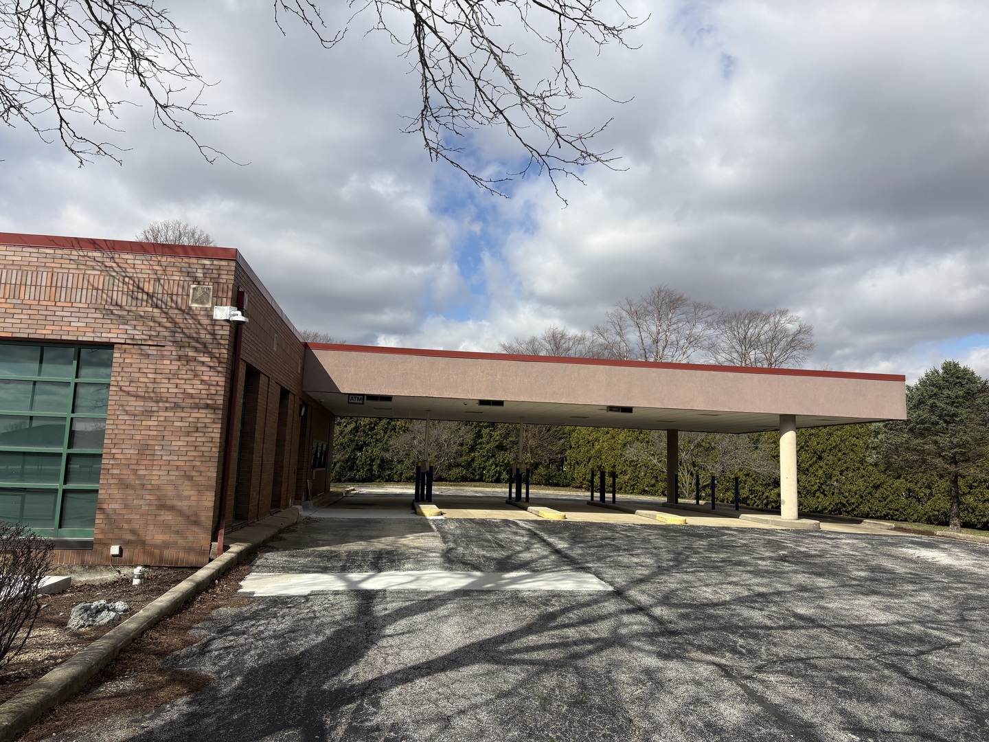 101 N Hilgert Drive Property Photo 3