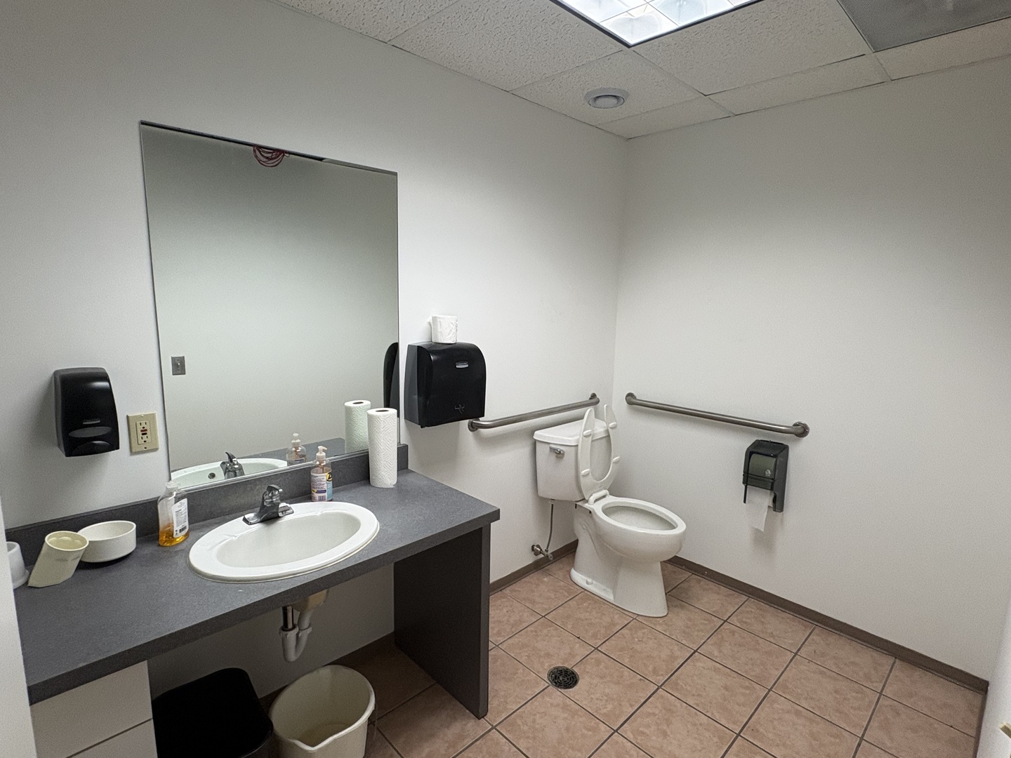 101 N Hilgert Drive Property Photo 11