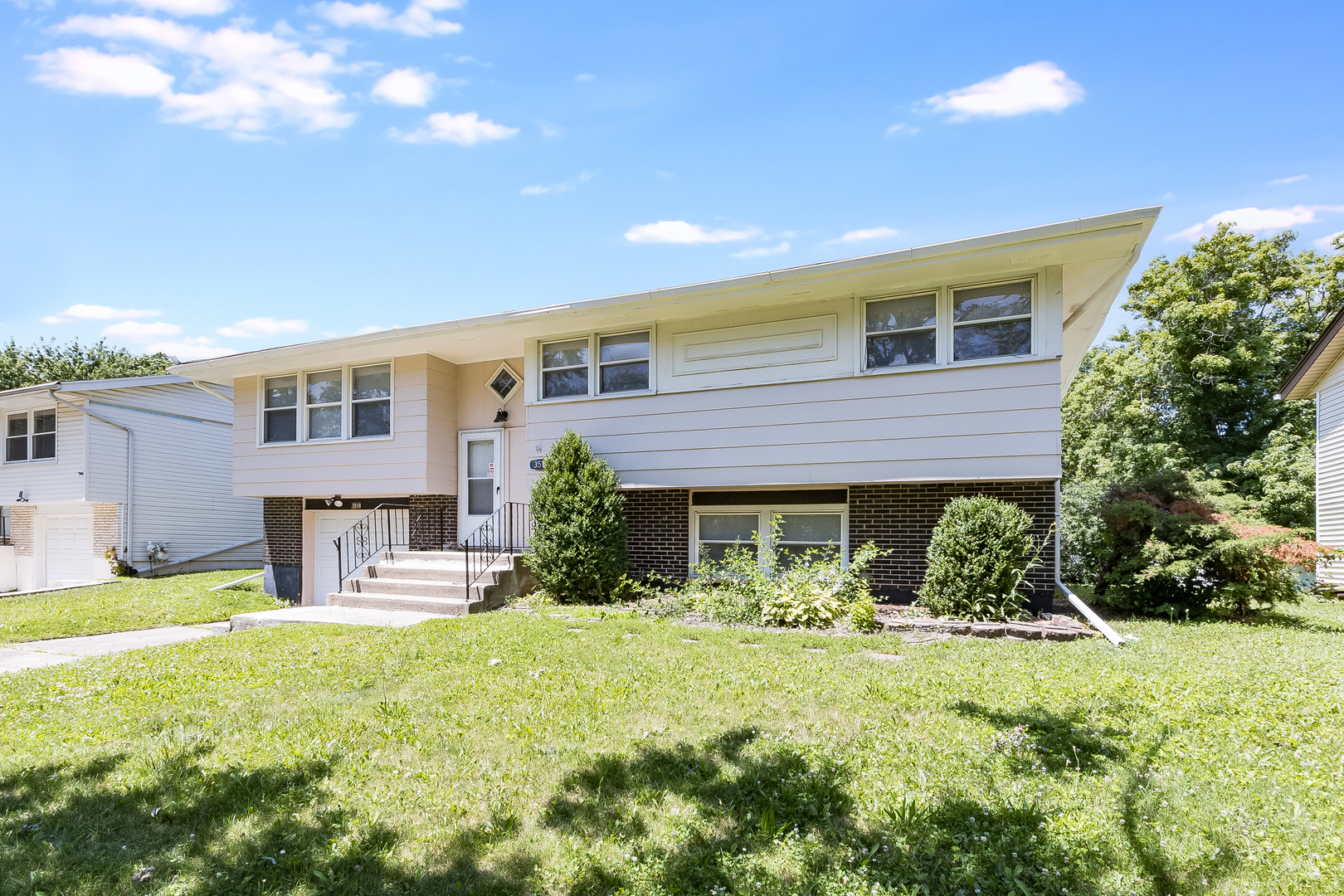 3510 Chestnut Drive Property Photo 1