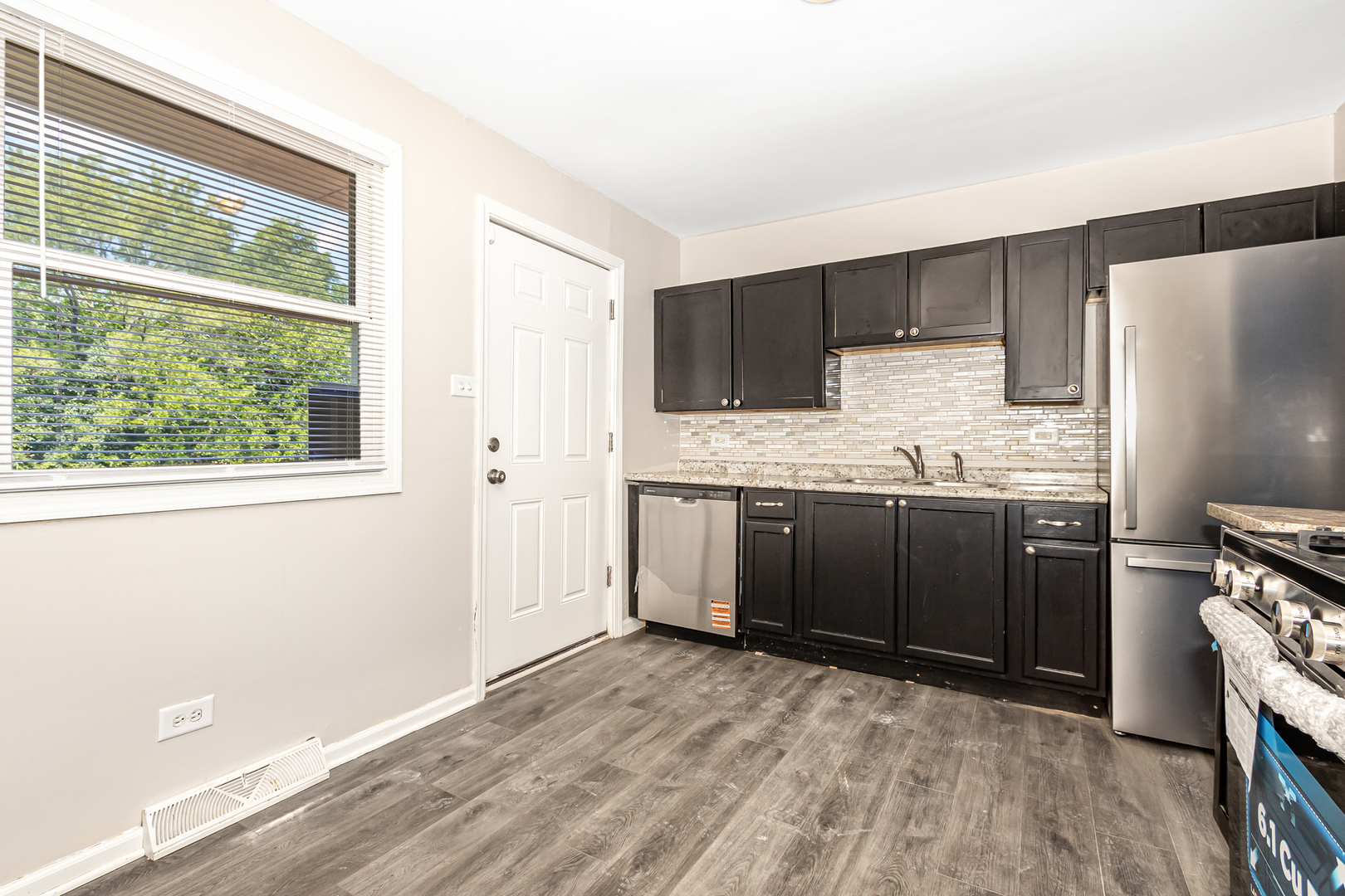 3510 Chestnut Drive Property Photo 6
