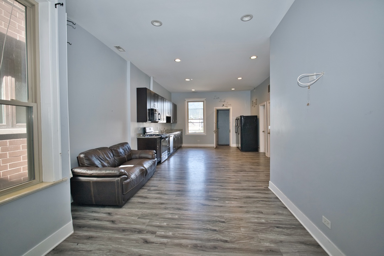 2310 W Belmont Avenue Property Photo 4