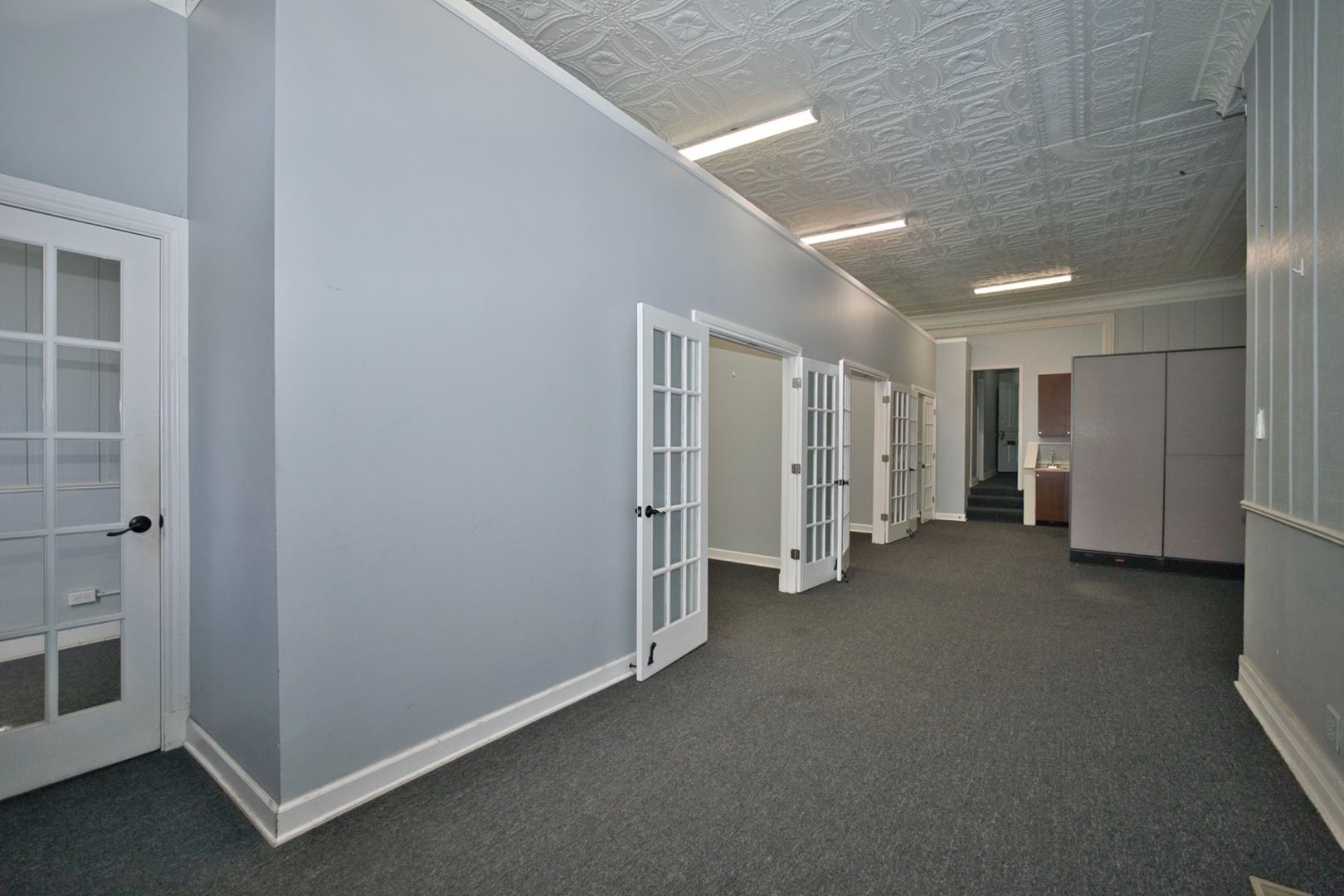 2310 W Belmont Avenue Property Photo 7
