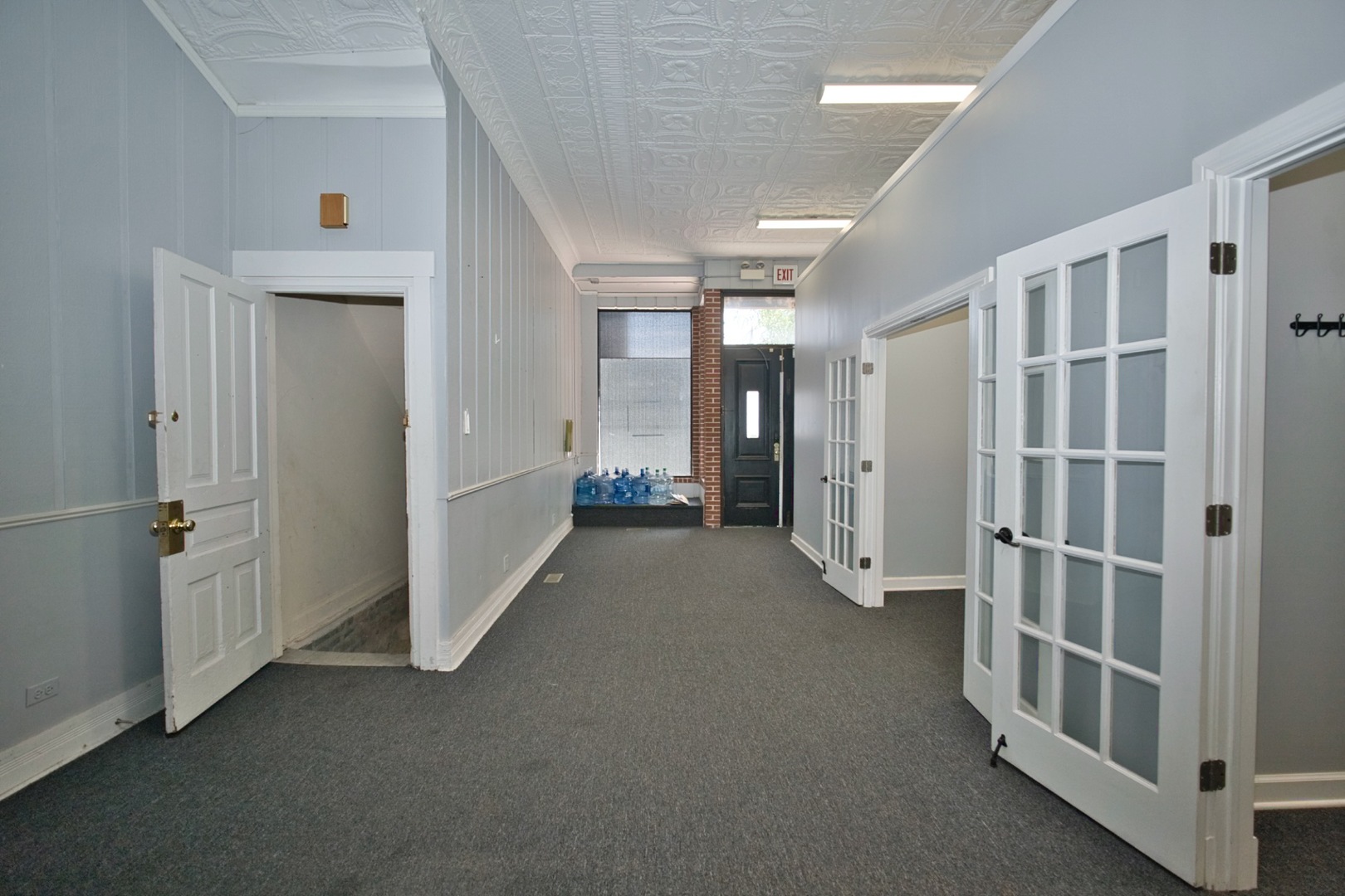 2310 W Belmont Avenue Property Photo 10