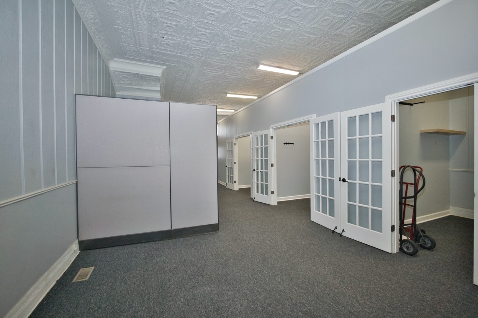 2310 W Belmont Avenue Property Photo 11