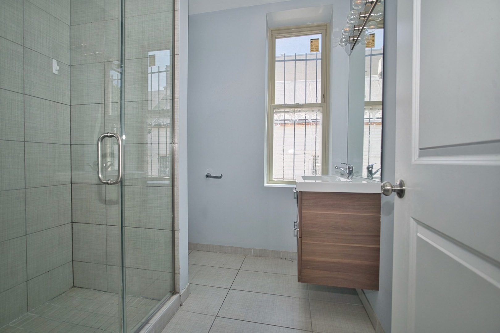 2310 W Belmont Avenue Property Photo 14