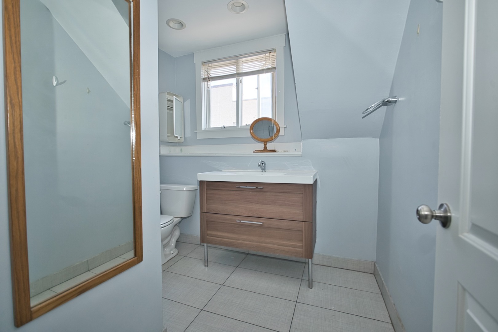 2310 W Belmont Avenue Property Photo 19