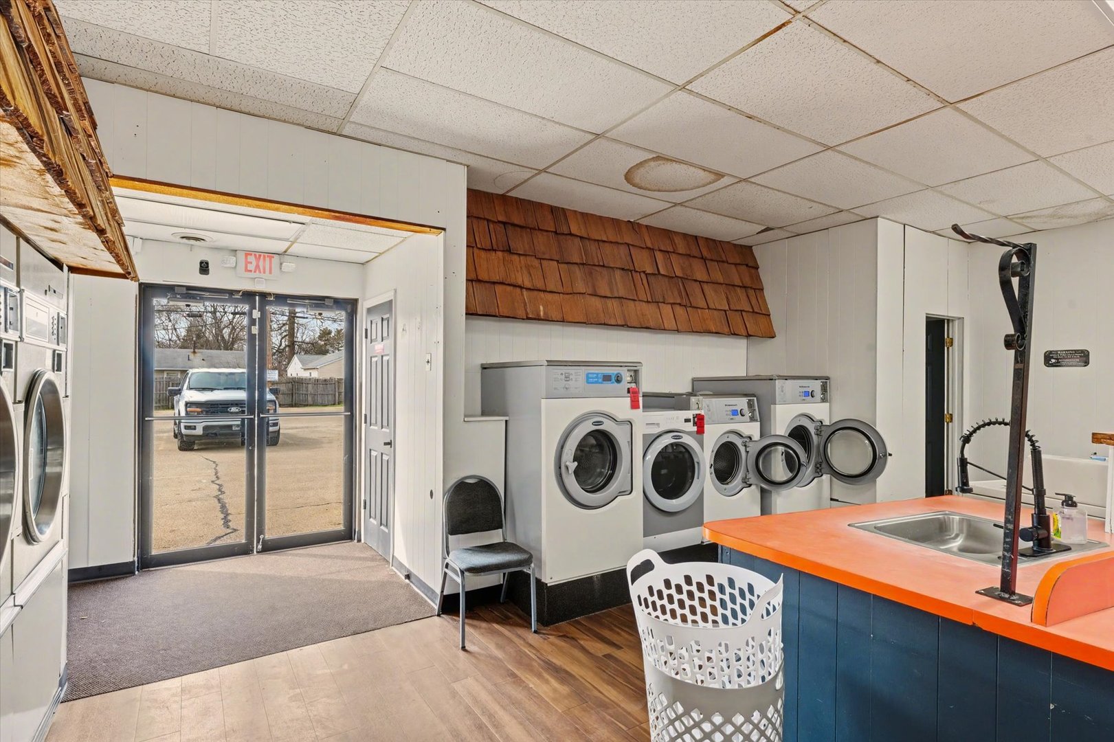 1205 S Mattis Avenue Property Photo 13