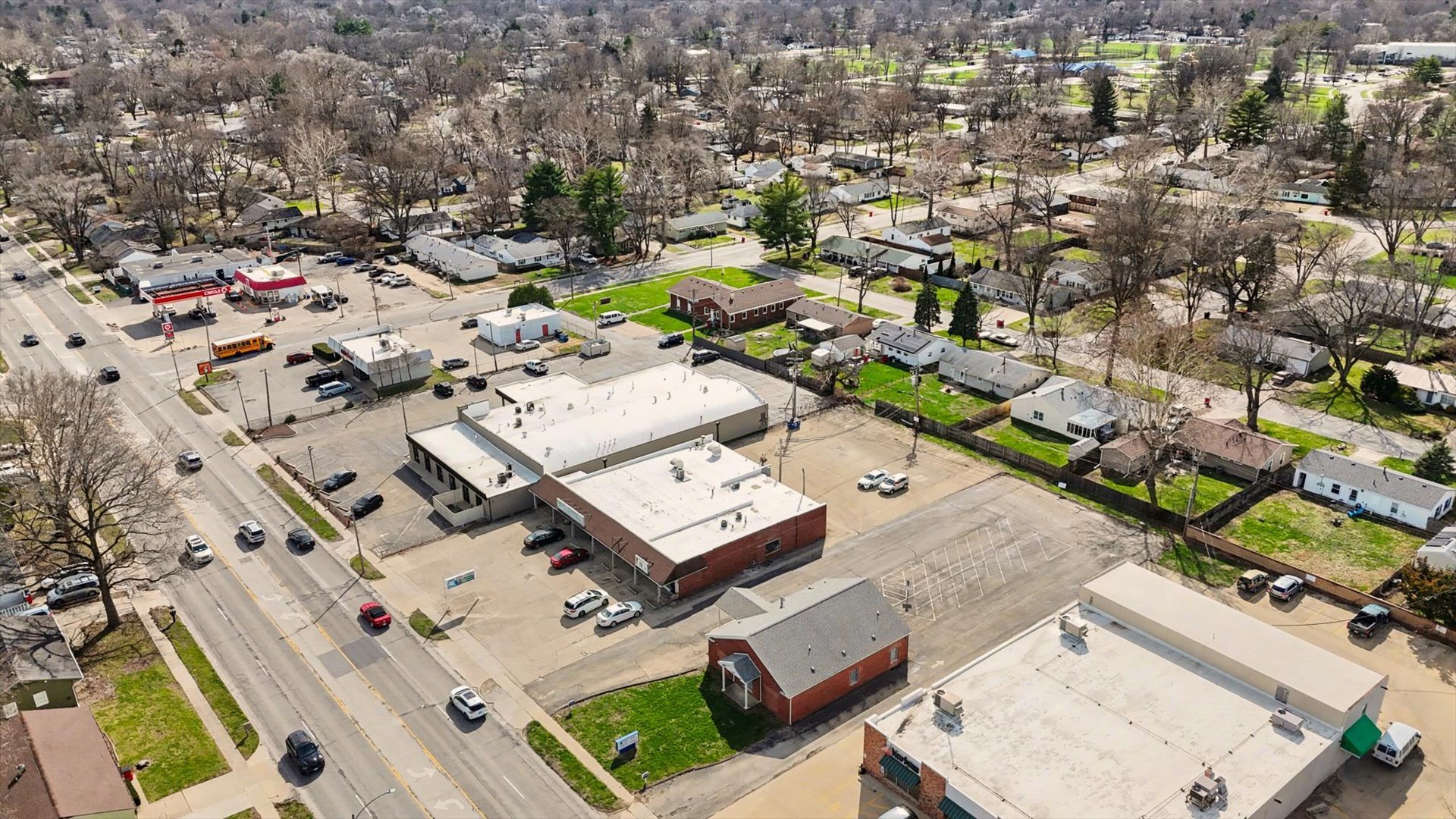1205 S Mattis Avenue Property Photo 27