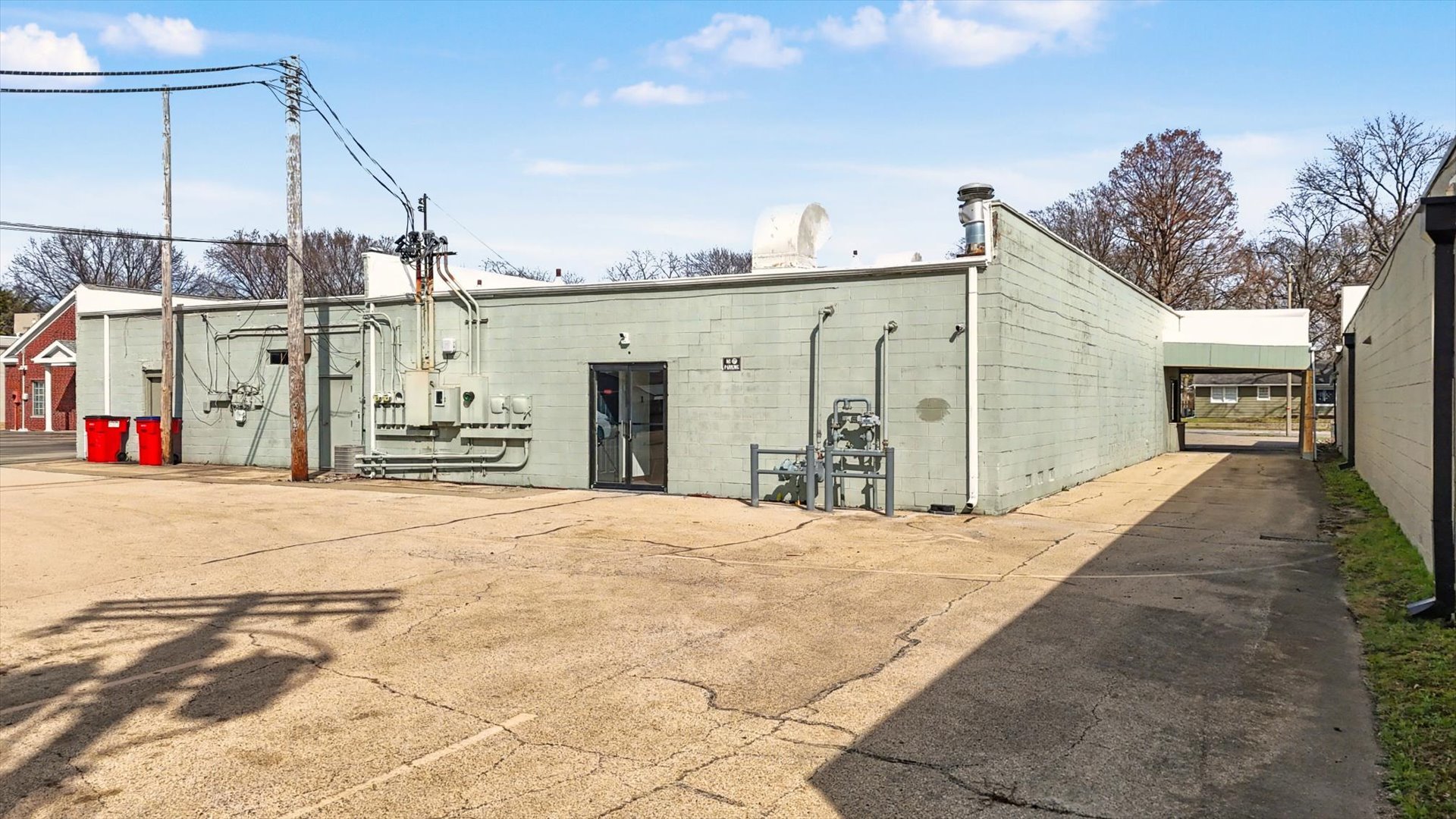 1205 S Mattis Avenue Property Photo 30
