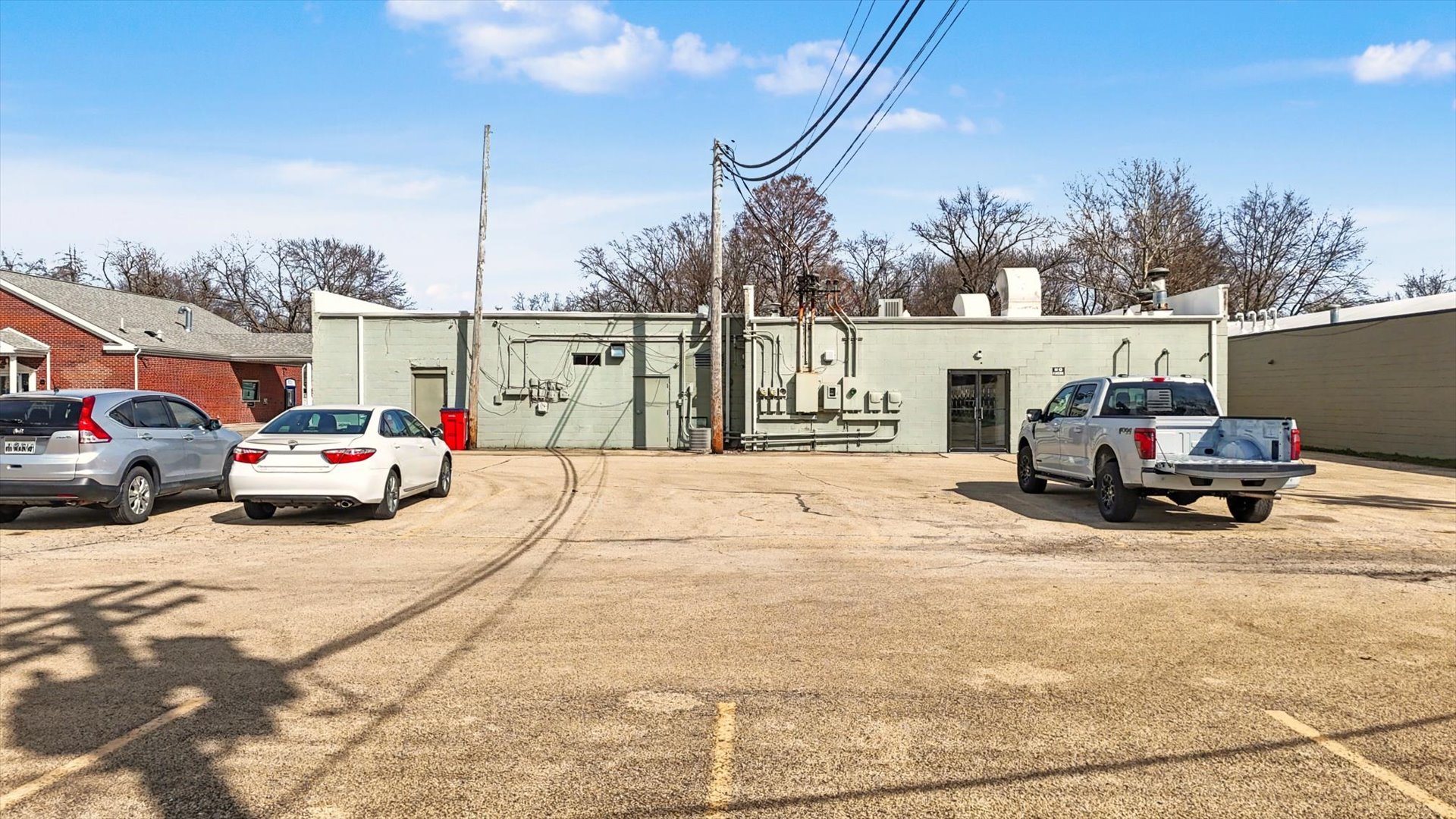 1205 S Mattis Avenue Property Photo 34
