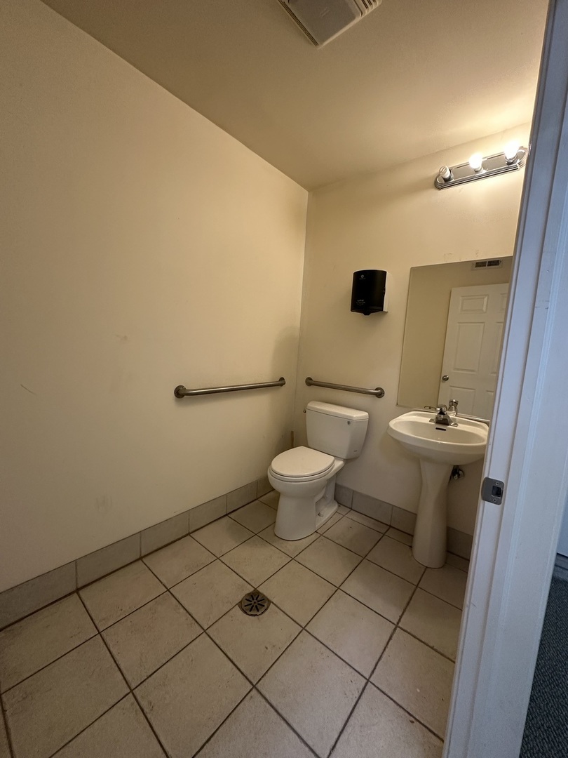 1019 S Western Avenue 1 Property Photo 6