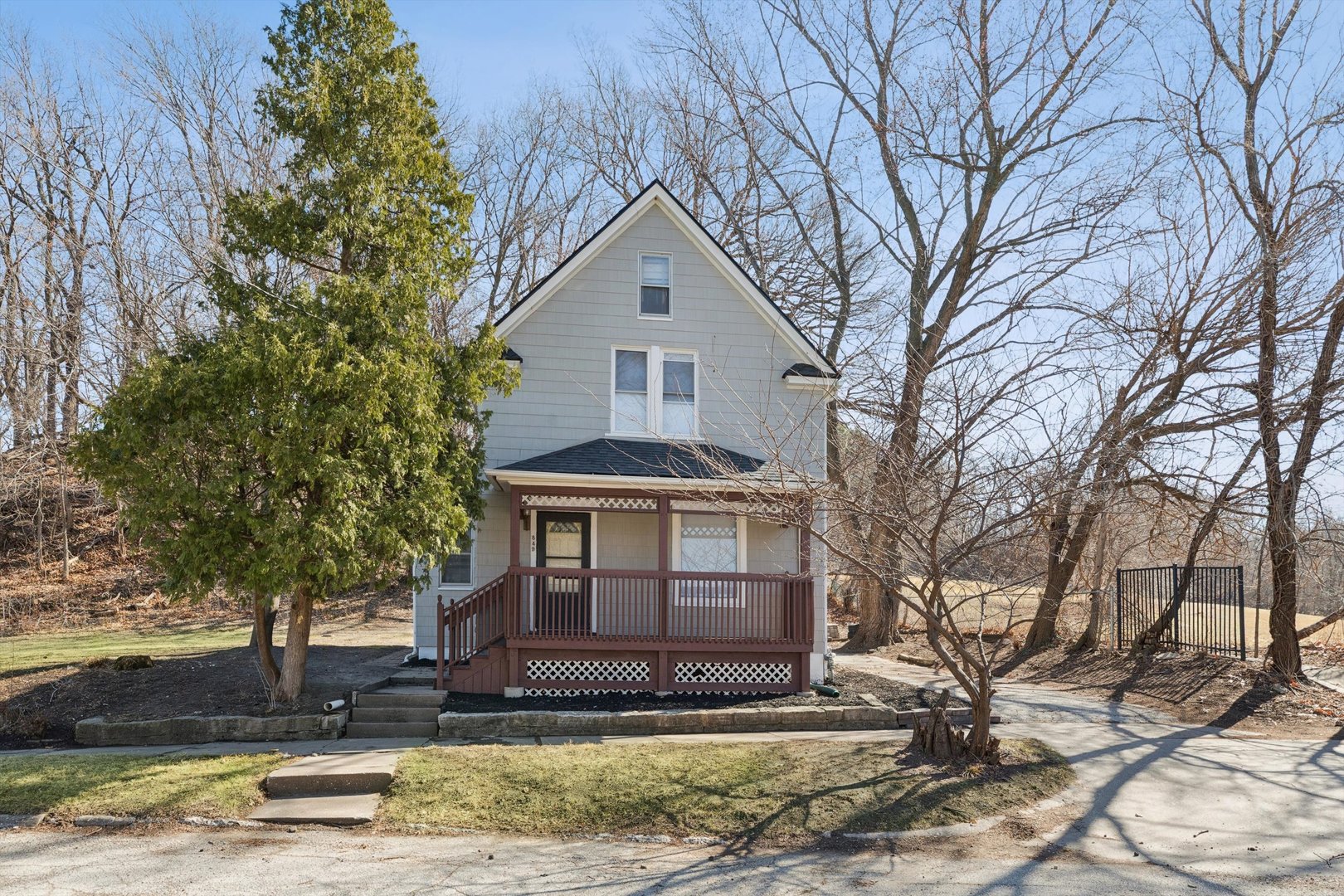 849 25th Street Property Photo 2