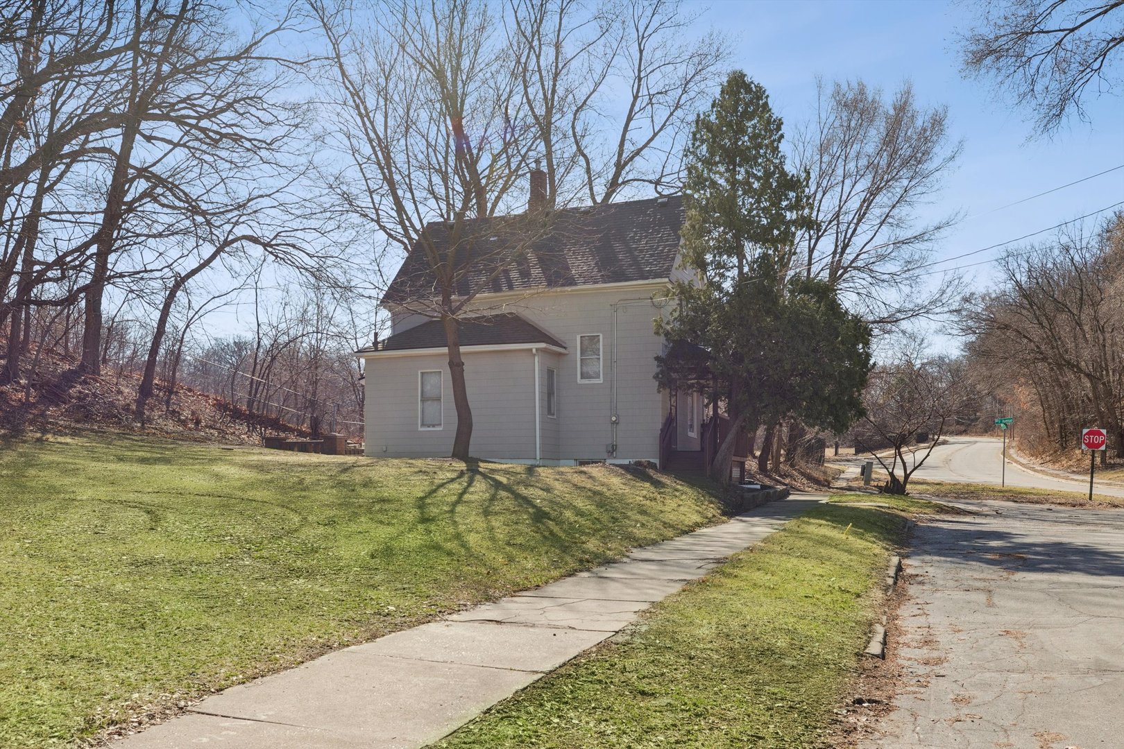 849 25th Street Property Photo 3