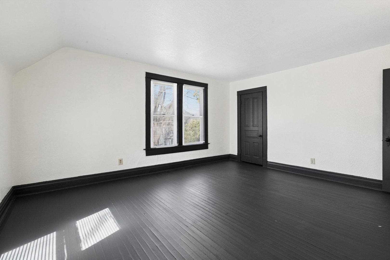 849 25th Street Property Photo 17