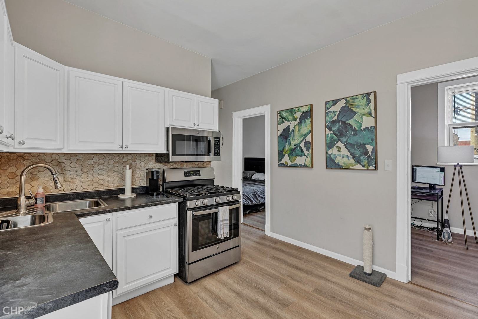 2346 W Thomas Street 3f Property Photo 6