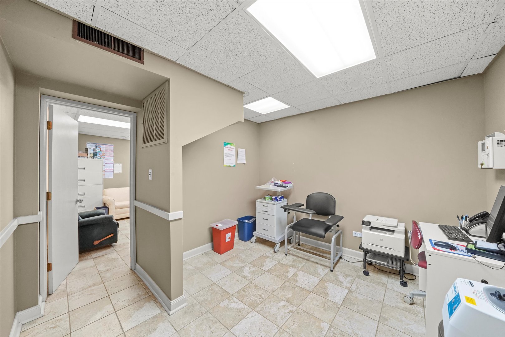 6067 N Northwest Highway Property Photo 12