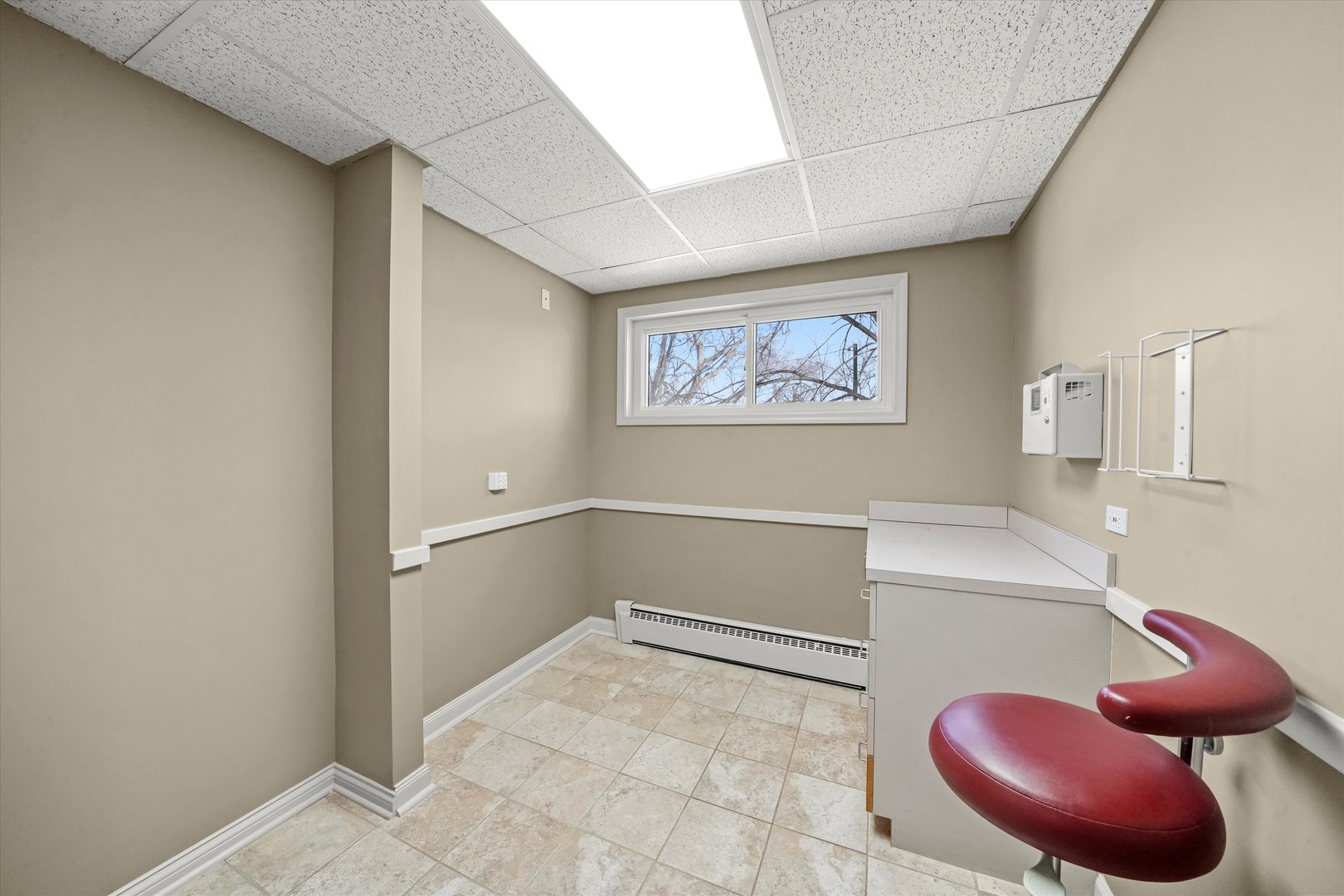 6067 N Northwest Highway Property Photo 14