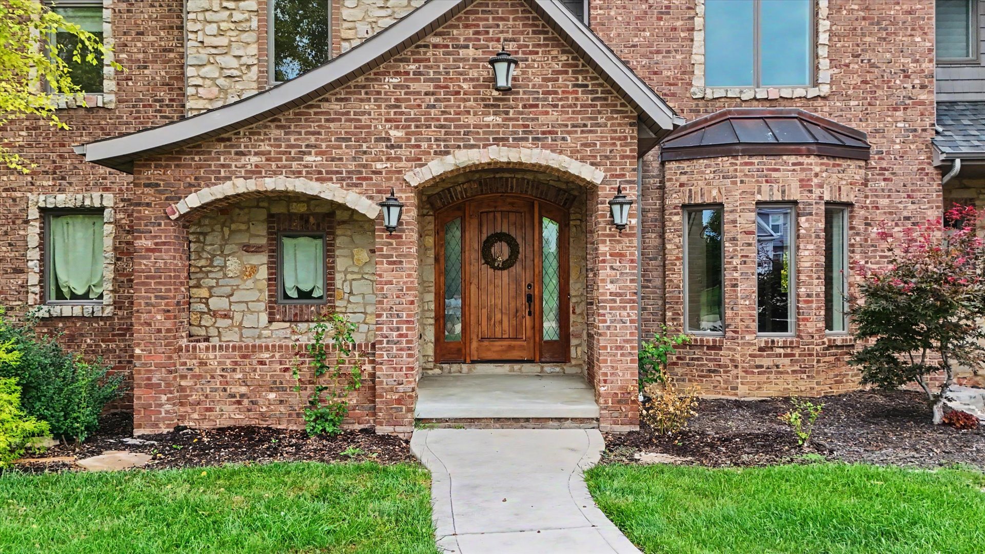 1610 Briarwood Lane Property Photo 4