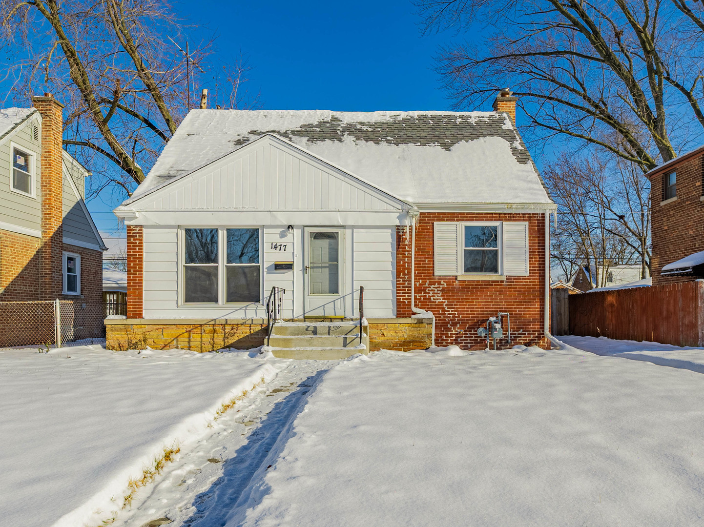 1477 Wentworth Avenue Property Photo 1
