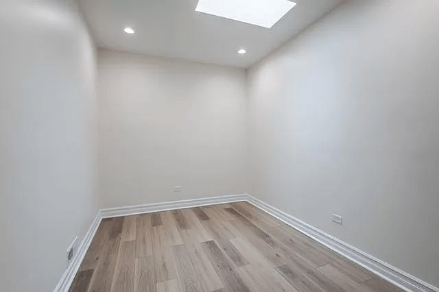 1013 W 18th Place Property Photo 15