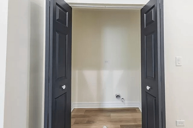 1013 W 18th Place Property Photo 17