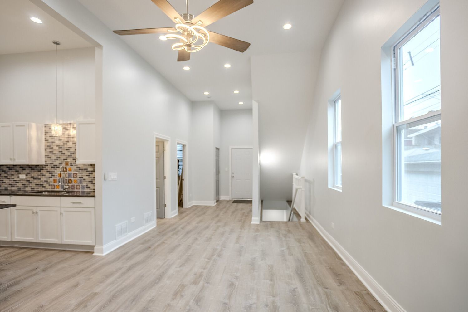 1013 W 18th Place Property Photo 19