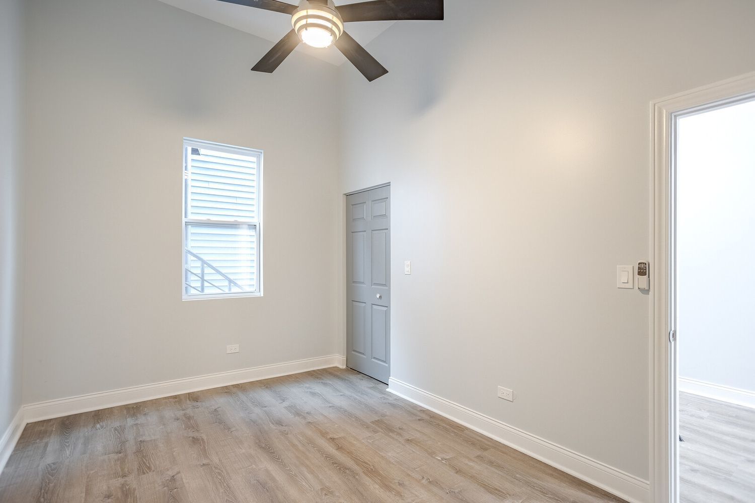 1013 W 18th Place Property Photo 35