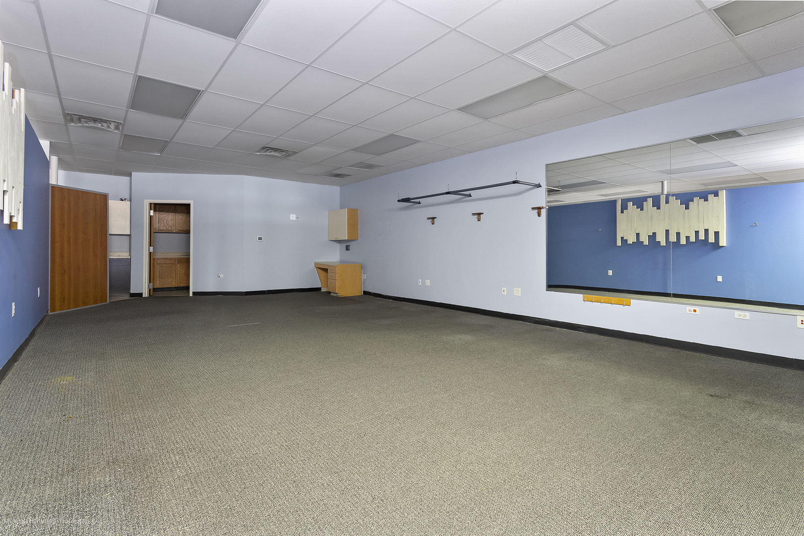 4195 S Archer Avenue Property Photo 15