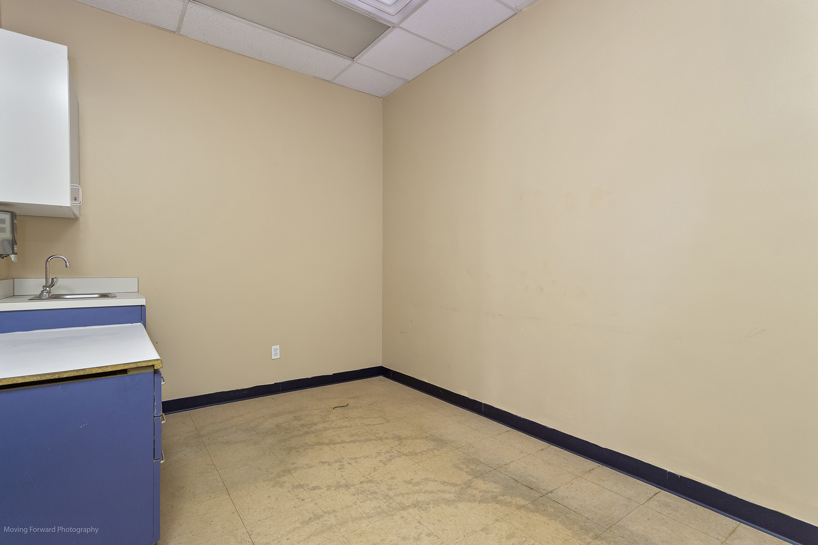 4195 S Archer Avenue Property Photo 18