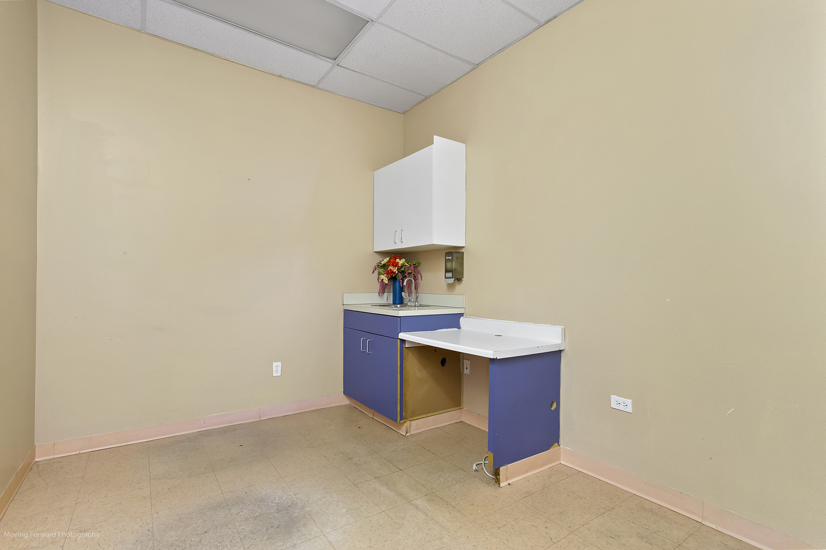 4195 S Archer Avenue Property Photo 19