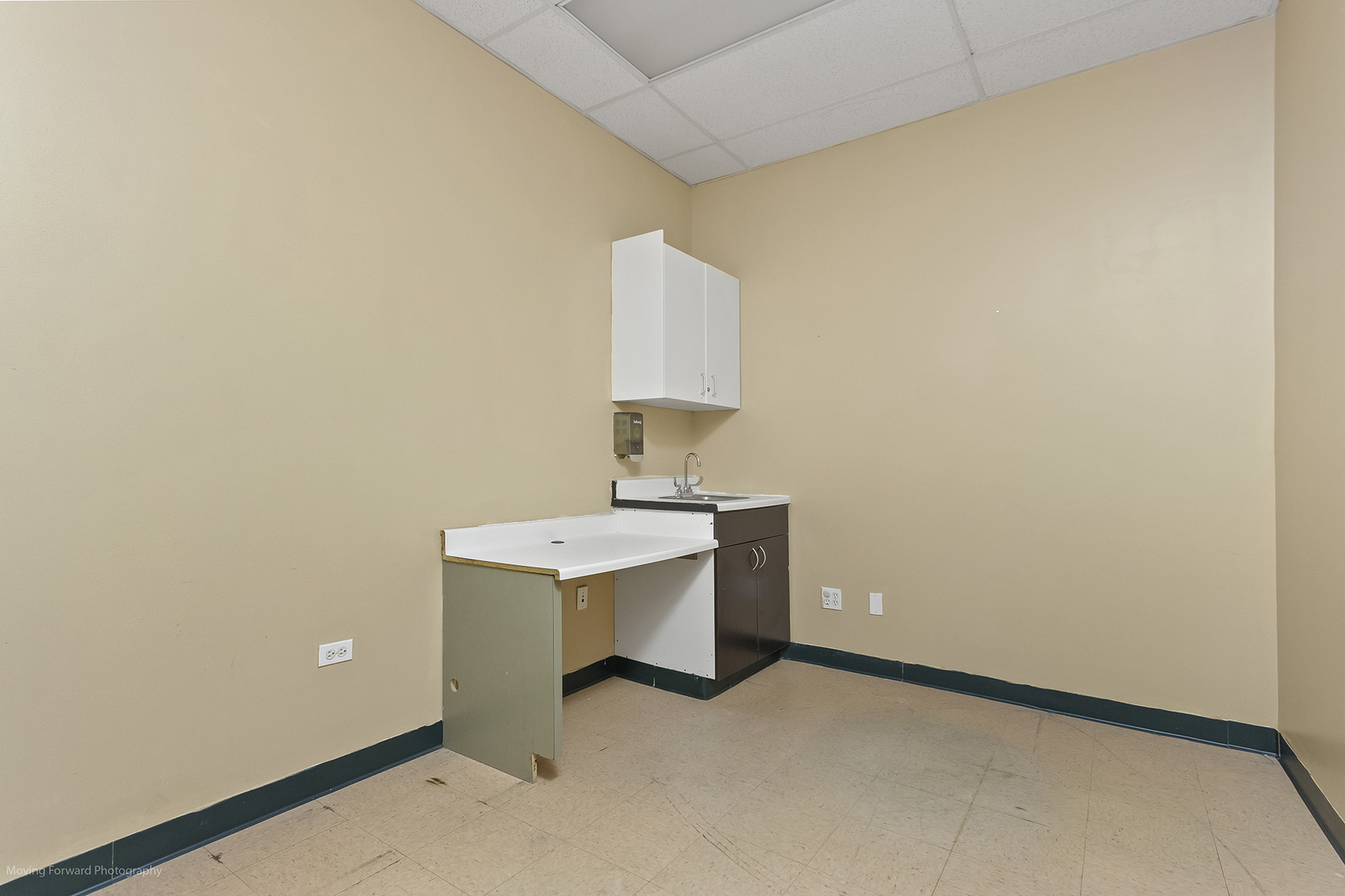 4195 S Archer Avenue Property Photo 20