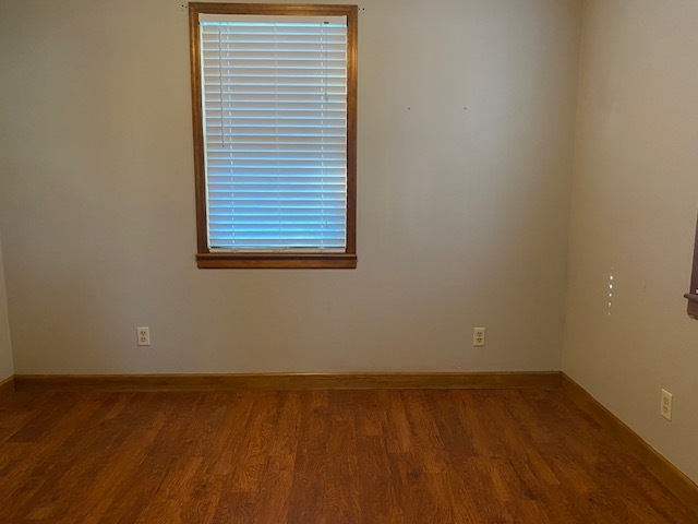 215 S Hennepin Avenue Property Photo 7