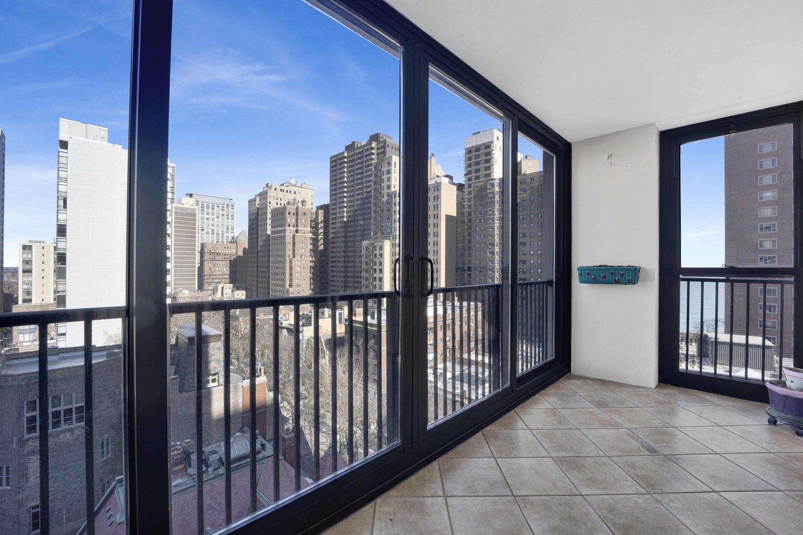 1 E Schiller Street 12a Property Photo 11