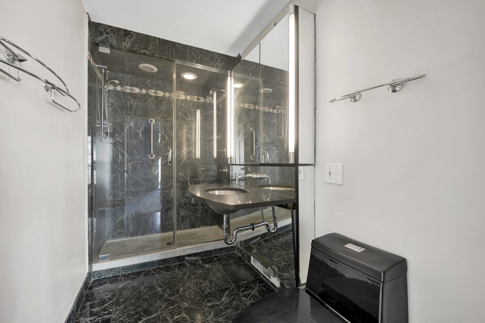 1 E Schiller Street 12a Property Photo 12