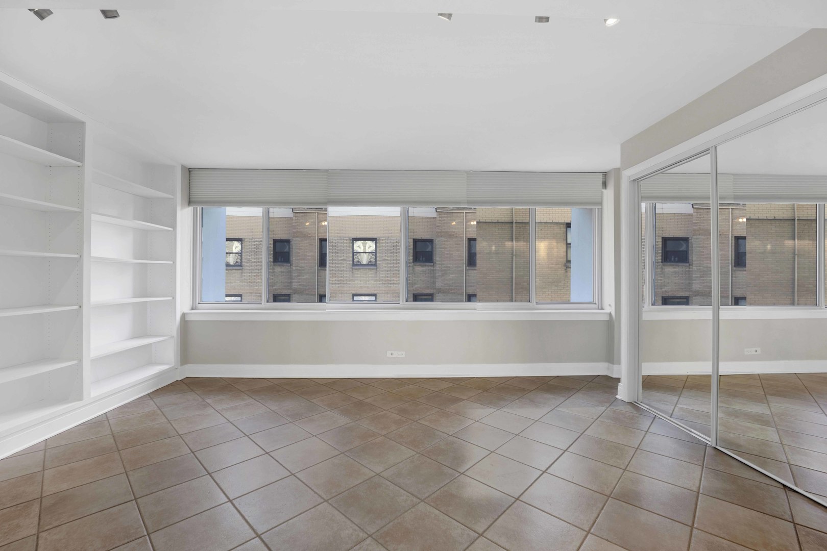 1 E Schiller Street 12a Property Photo 14