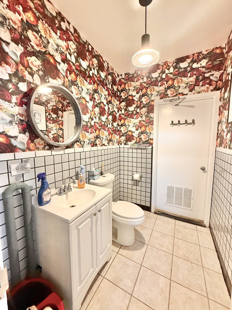 1355 W Chicago Avenue Cs Property Photo 11
